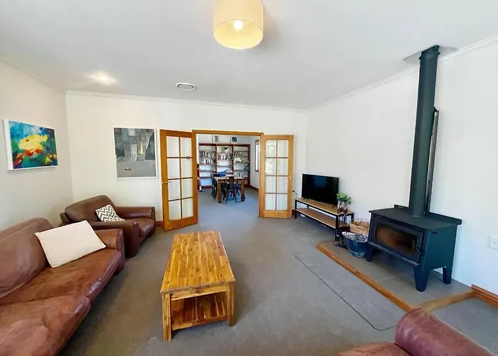 Close To Town With Large Outdoor Living Space Sleeps 9 度假居 瓦纳卡